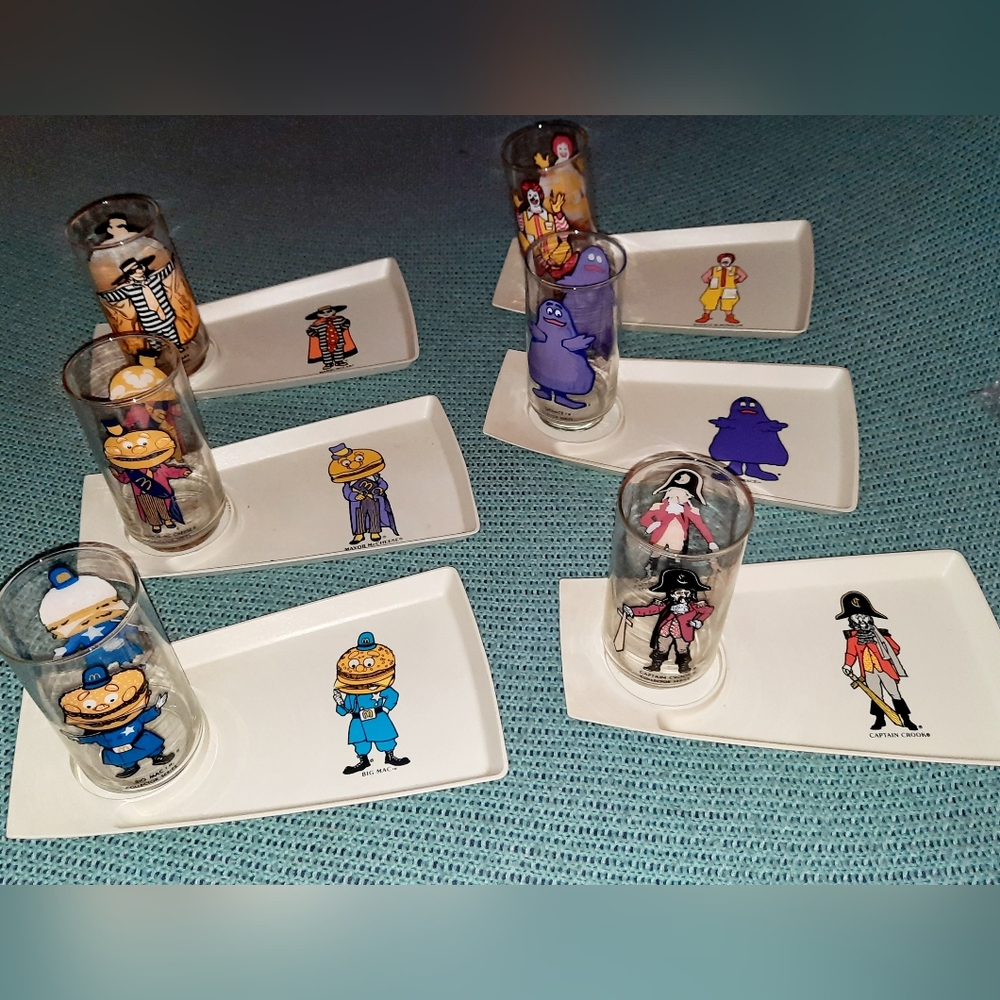 1970's Collectors Dish & Glass Set